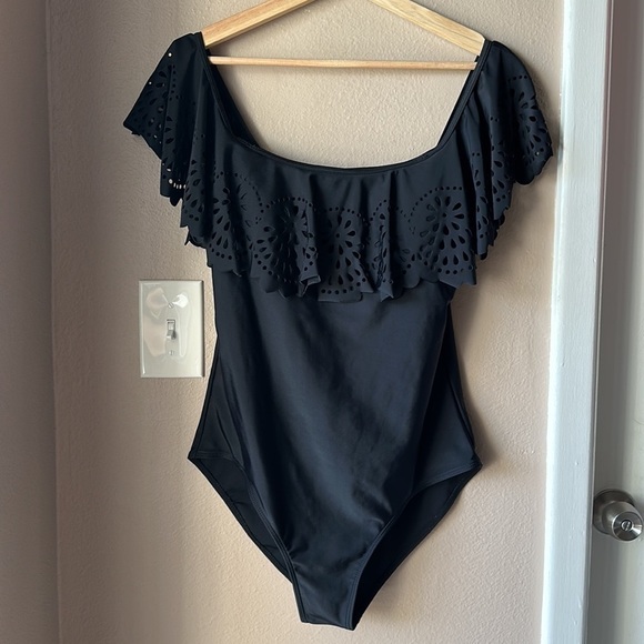 Eyelet Off-Shoulder Black One Piece Swimsuit - Picture 2 of 8